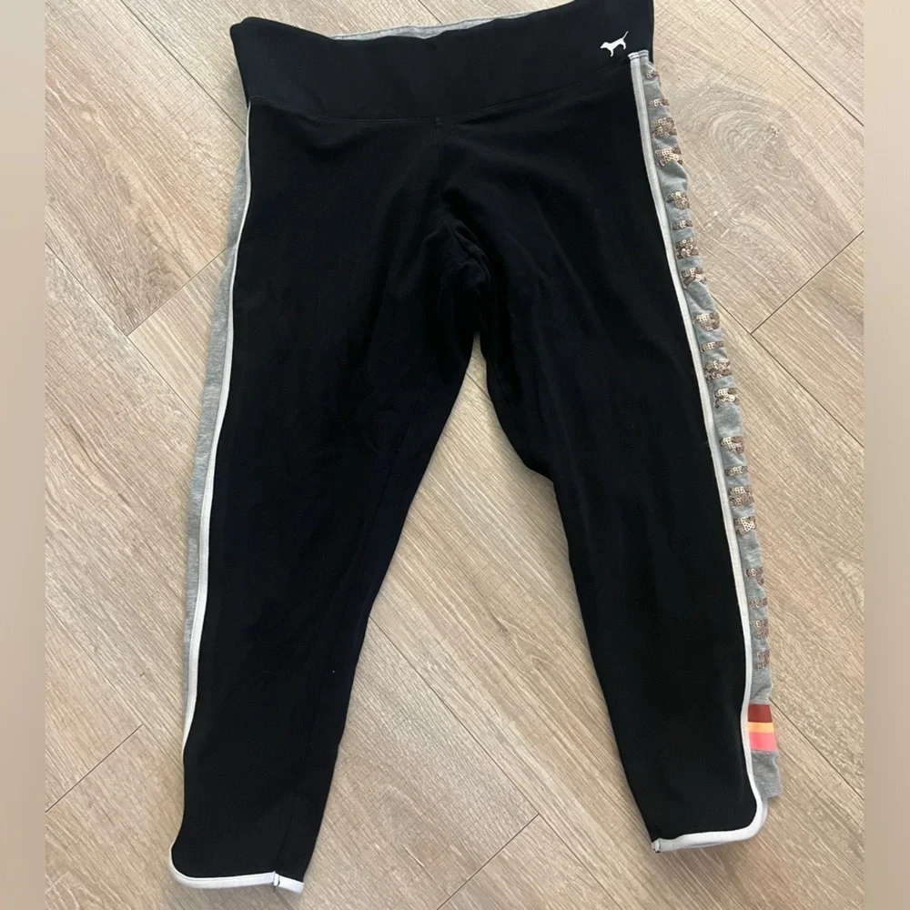 PINK Bling Capri Leggings Medium